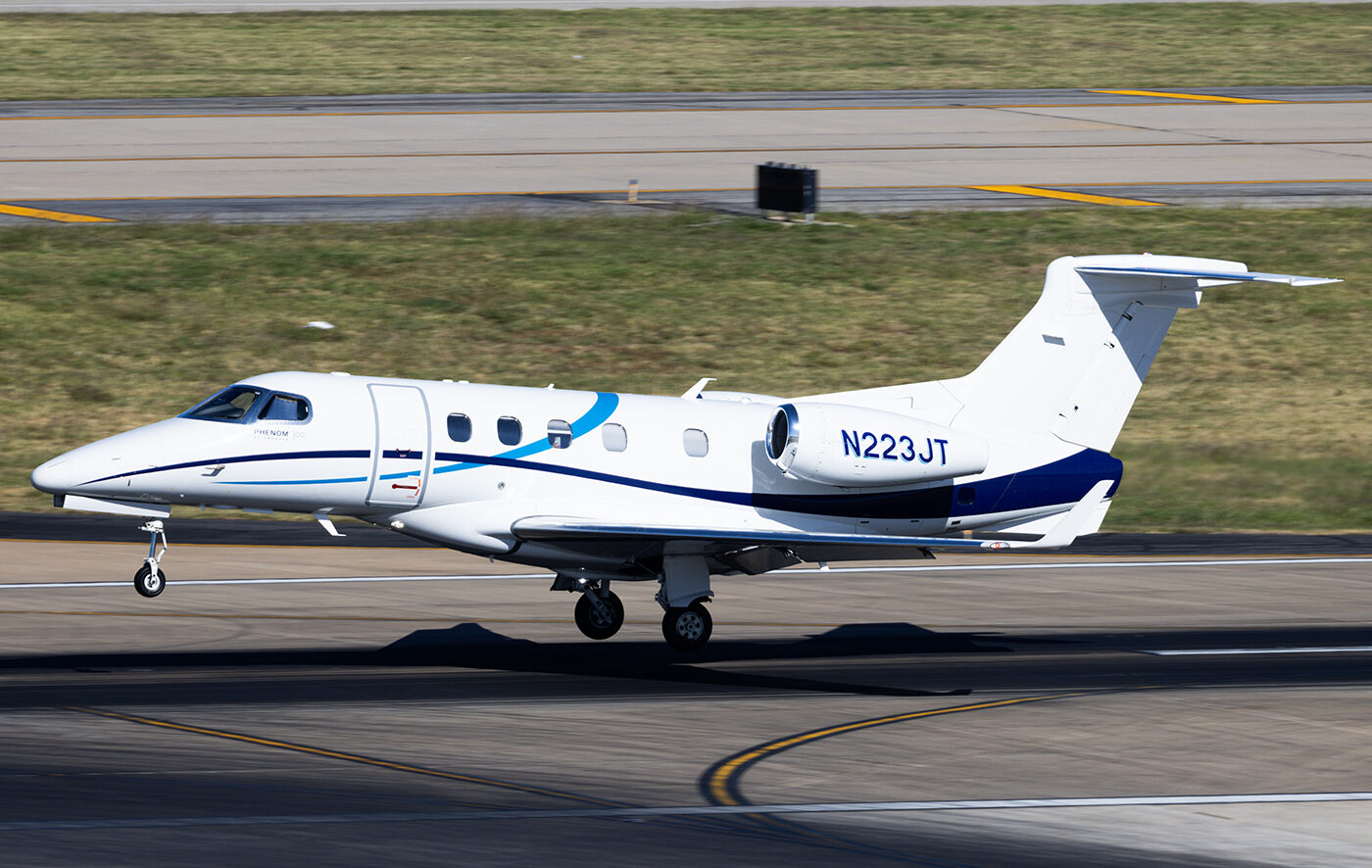 2016 Embraer Phenom 300